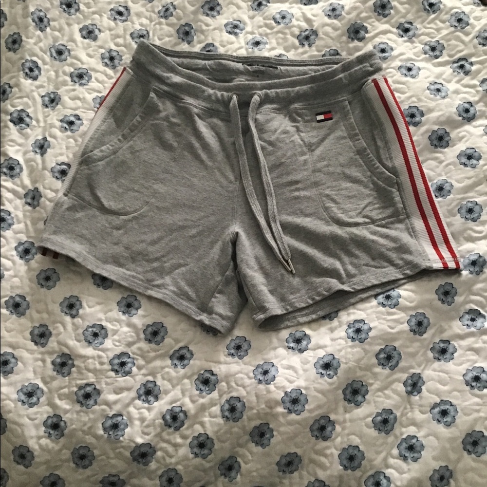 TOMMY HILFIGER SPORTS SHORTS GREY